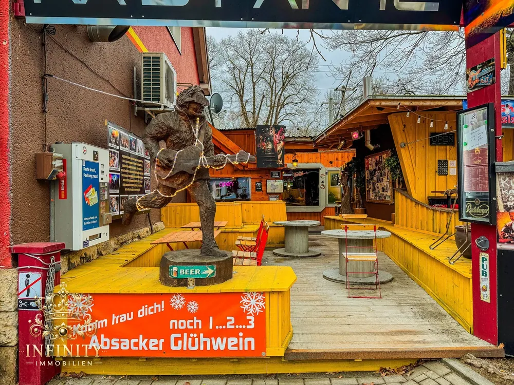 Eingang zum Biergarten
