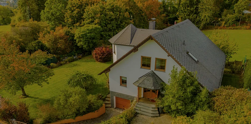 Haus und Grundstück von oben